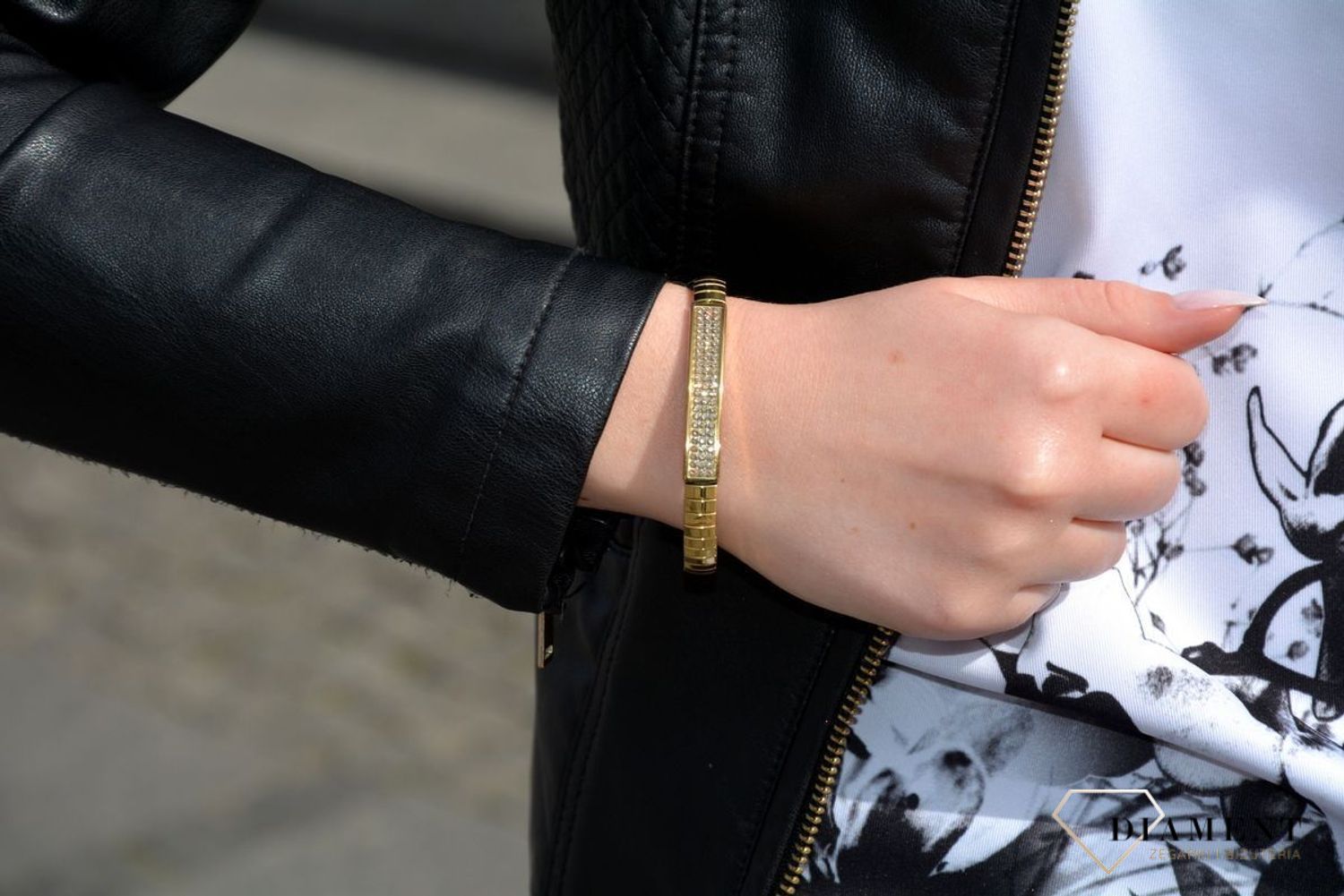 Bransoleta Nomination 043212024 f.jpg